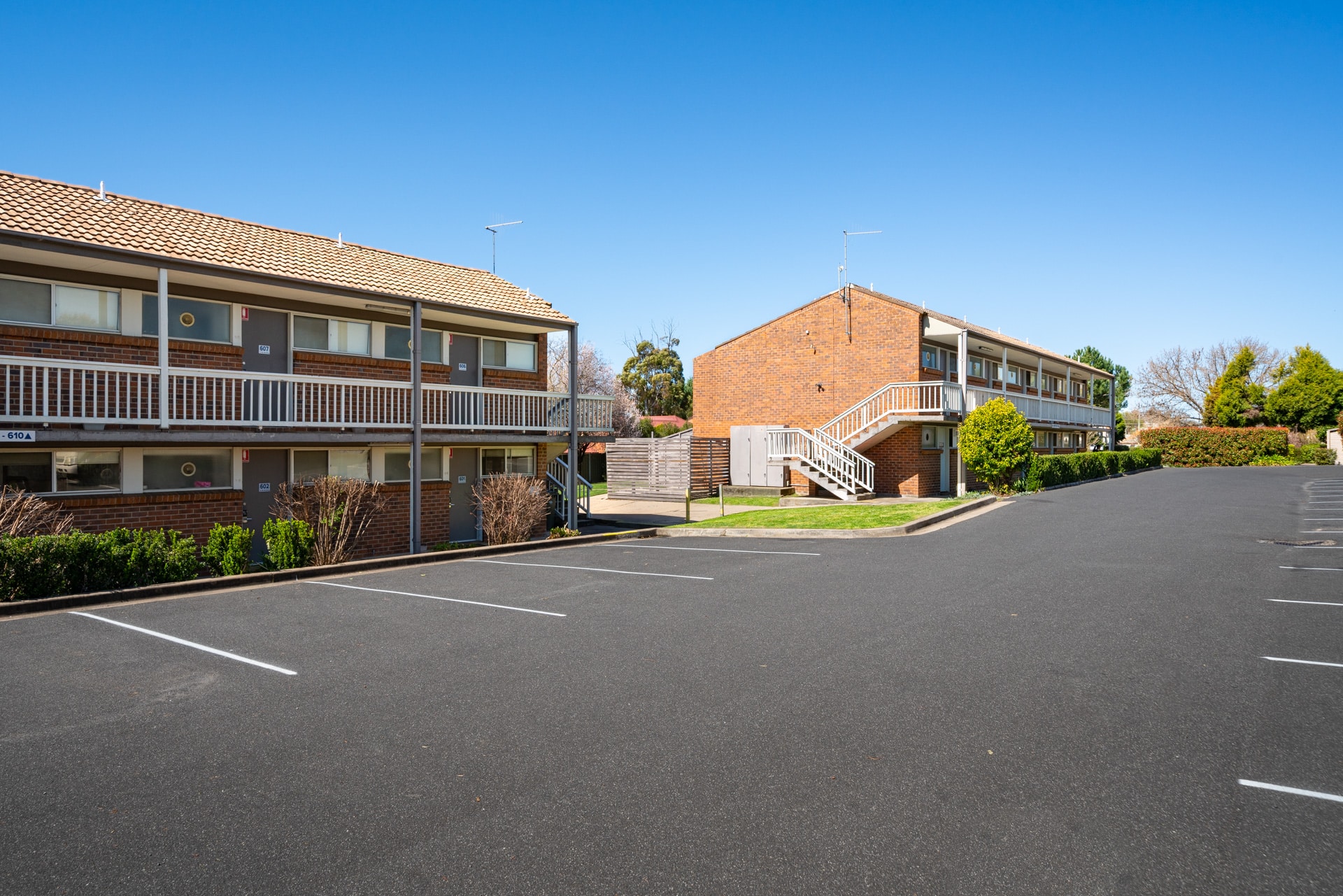 carpark shot and laundry area bathurst apartments