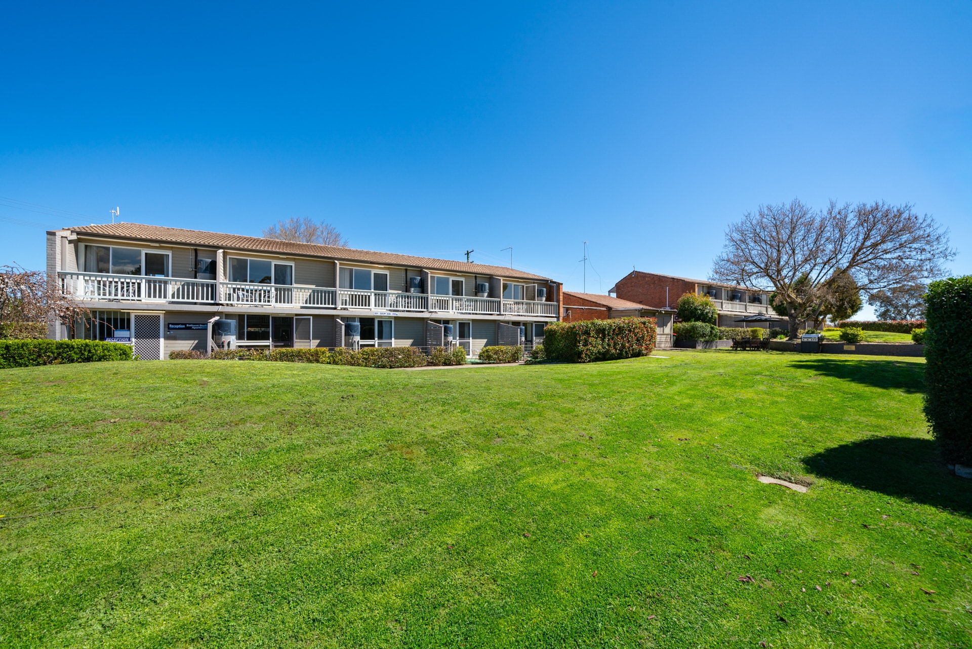 property shot with bbq area in it bathurst apartments